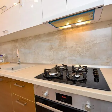 Sofia Cozy - Underground Private Parking Apartment