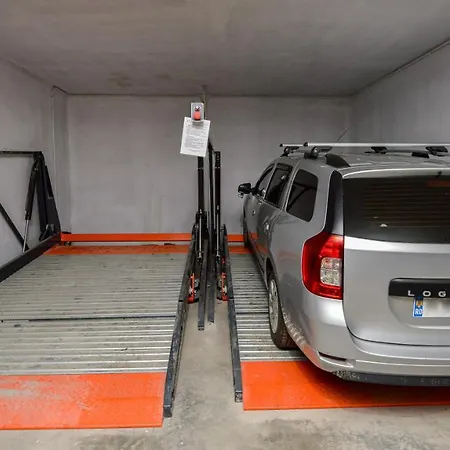 Sofia Cozy - Underground Private Parking Apartment *