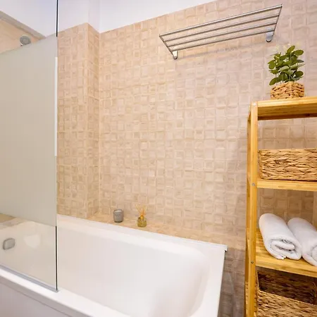 Sofia Cozy - Underground Private Parking Apartment Bucharest