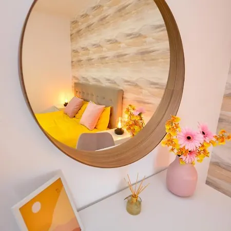 Sofia Cozy - Underground Private Parking Apartment
