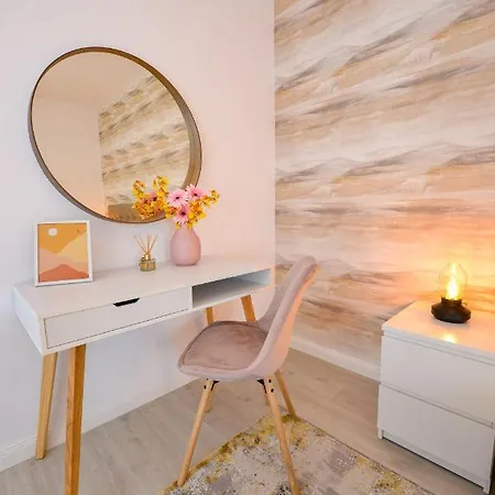 Sofia Cozy - Underground Private Parking Apartment