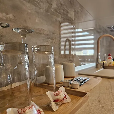 Sofia Cozy - Underground Private Parking Apartment *